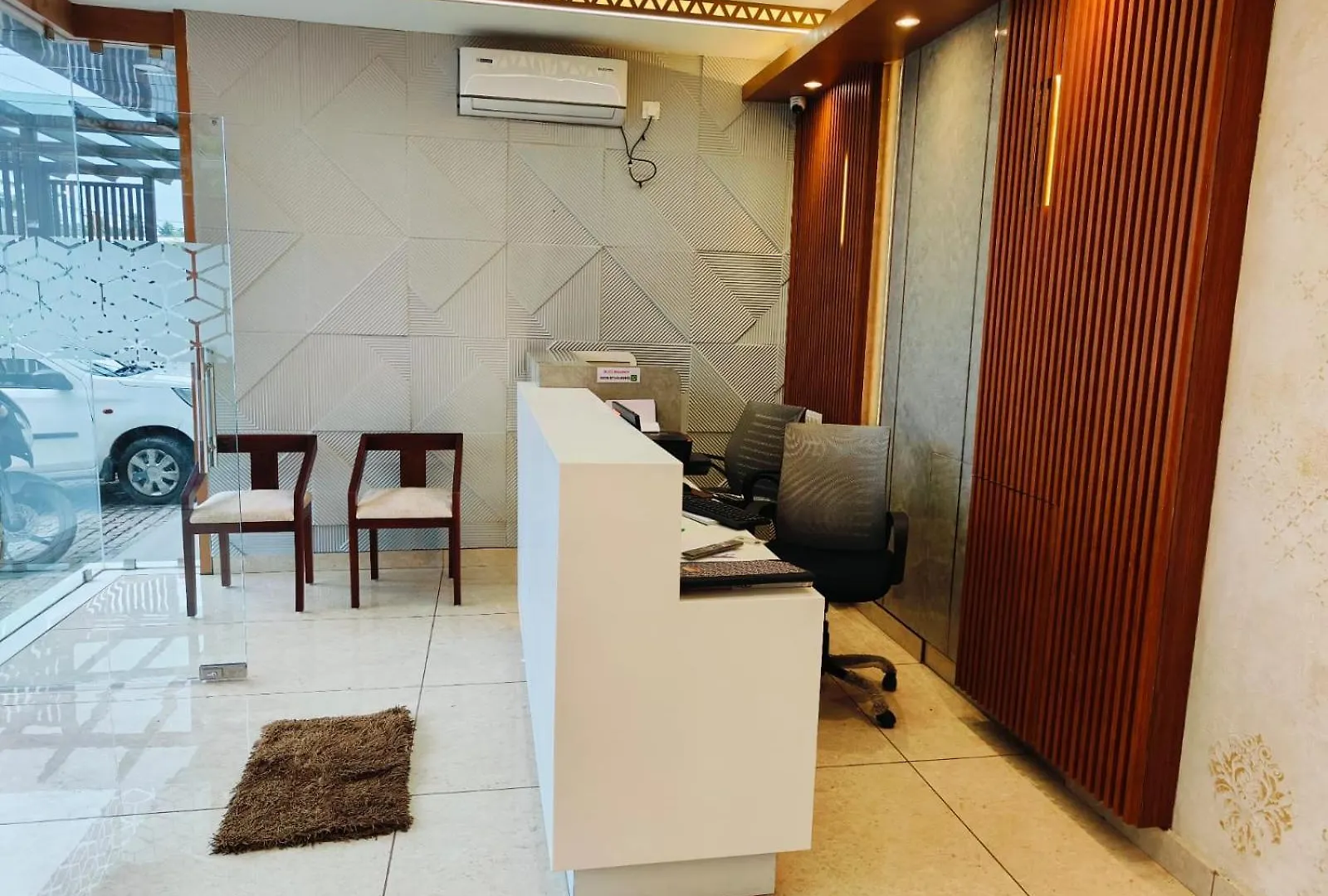 Hotel Blizz Regency Kochi Indie