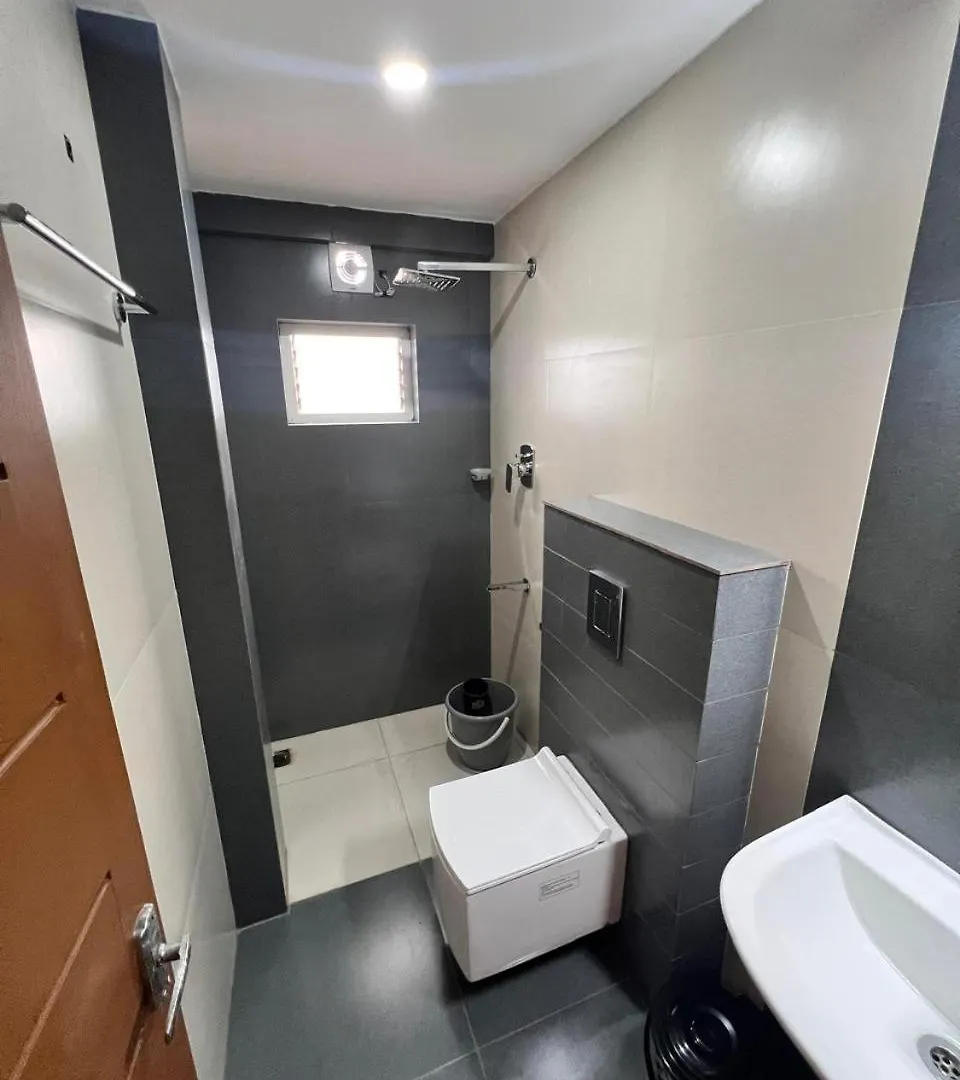 Hotel Blizz Regency Kochi