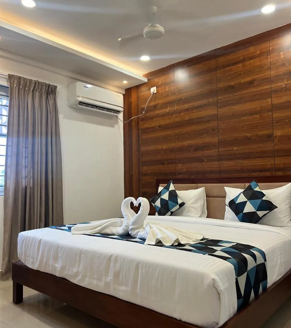Hotel Blizz Regency Kochi